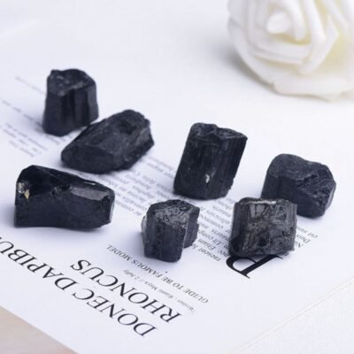 Pierre Tourmaline Noire Brute - Pierres et Minéraux - Science Labs
